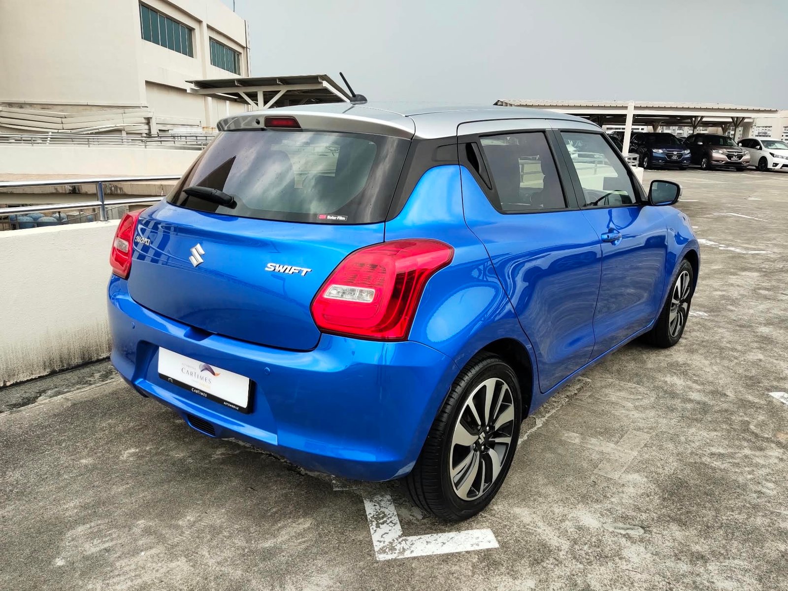 Suzuki Swift 1.0 Turbo GLX photo 2